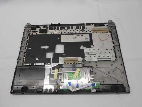 Toshiba Satellite L40  Palmrest With TouchPad 13GNQB1AP061